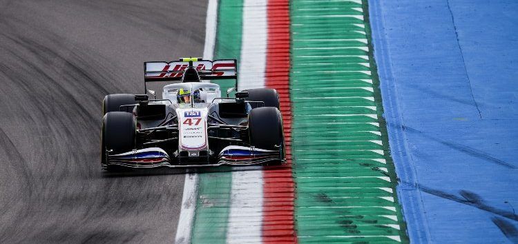 Haas continúa siendo el equipo más atrasado de la parrilla: 18º y 19º para Schumacher y Mazepin respectivamente