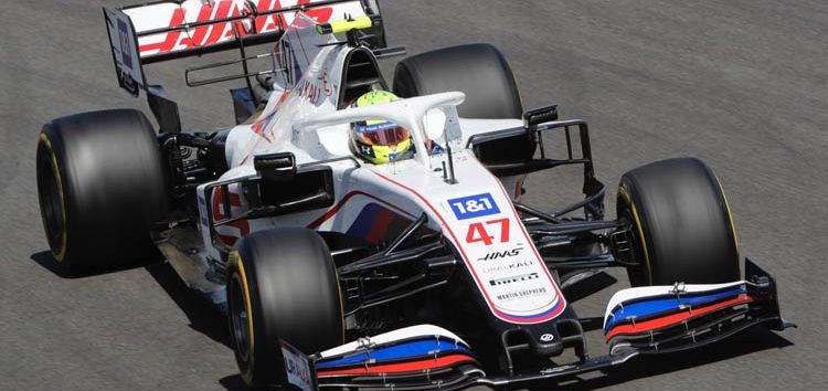 La vida sigue igual en Haas F1: último equipo en los libres de Bakú