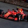 Un accidente arruina a Sainz su clasificación en Bakú: "Estoy cansado"
