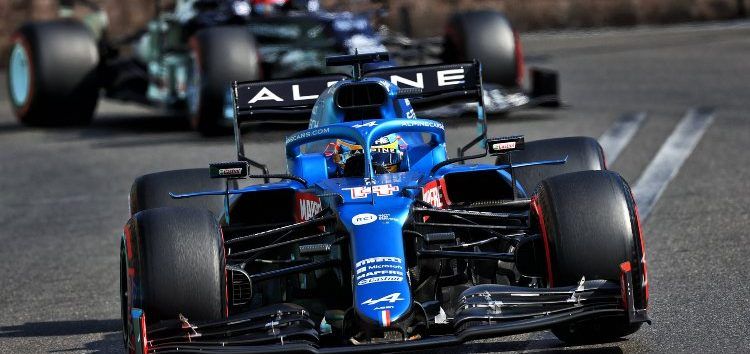 Fernando Alonso aprovecha la resalida y termina sexto en Bakú: «Me voy contento»