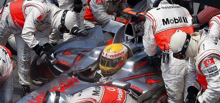 Hamilton pide formalmente la vuelta de los repostajes de gasolina