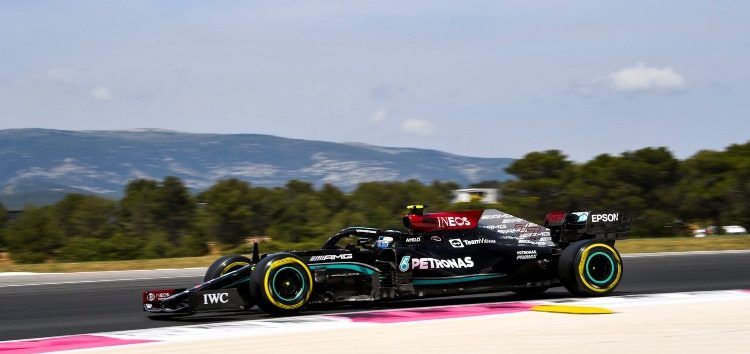 Valtteri Bottas, molesto con la estrategia de Mercedes: «Me quedé sin neumáticos»