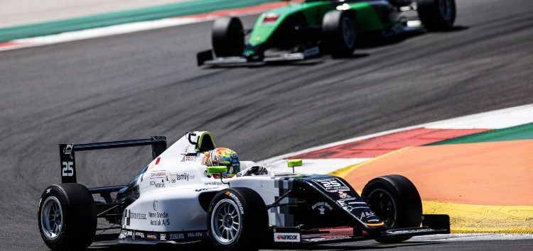 Sebastian Ogaard brilla en Portimao; Dilano van’t Hoff sigue líder de la Fórmula 4