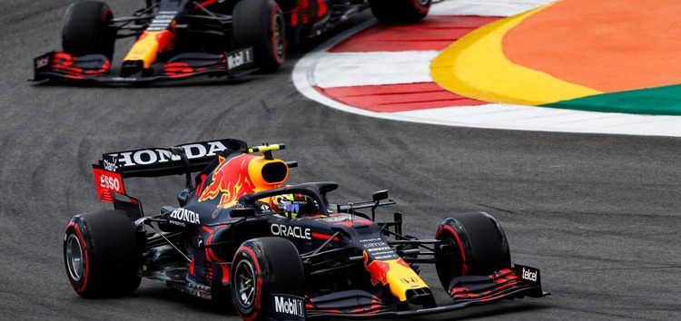 Sergio Pérez compite con un monoplaza muy diferente al de Max Verstappen