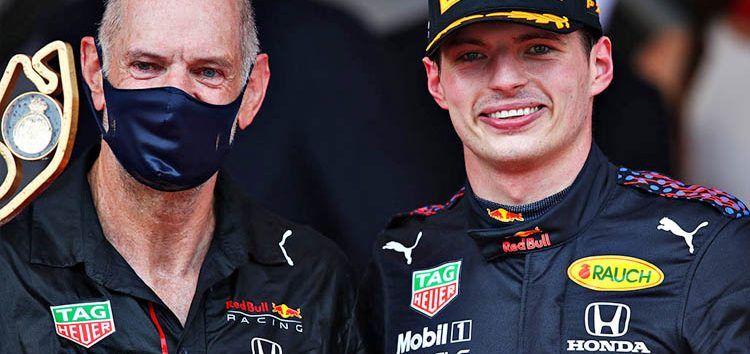 Que Max Verstappen parara en la última vuelta no gustó a Adrian Newey