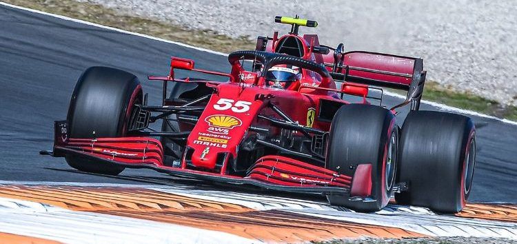 Carlos Sainz rueda hoy en Fiorano a bordo de un Ferrari de 2021