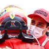 Hasta Leclerc se rinde ante el sorprendente año de Sainz en Ferrari