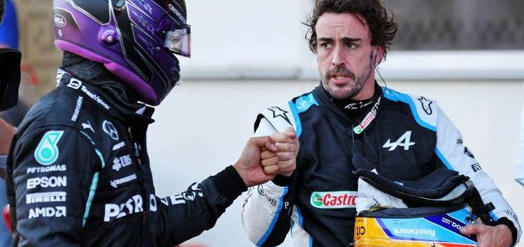 Wolff dispara contra Alonso y apunta que se cree el centro de la Fórmula 1