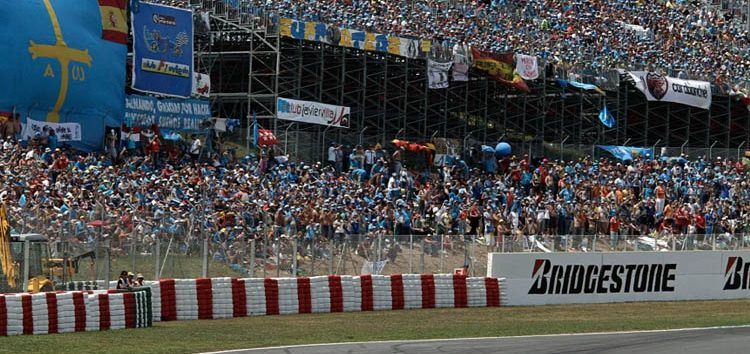 La Marea Azul, más viva que nunca para Alonso tras el Gran Premio de Holanda