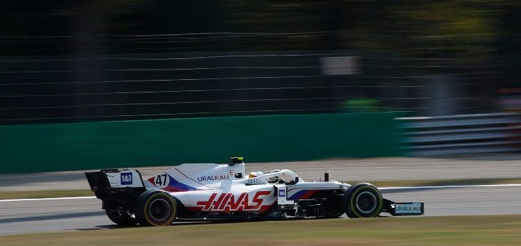 Nefasta carrera, una vez más, para los dos pilotos del equipo Haas