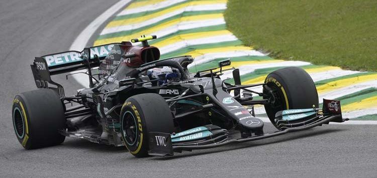 Bottas cumple con Hamilton y aguanta a Verstappen en el último «sprint» de la temporada