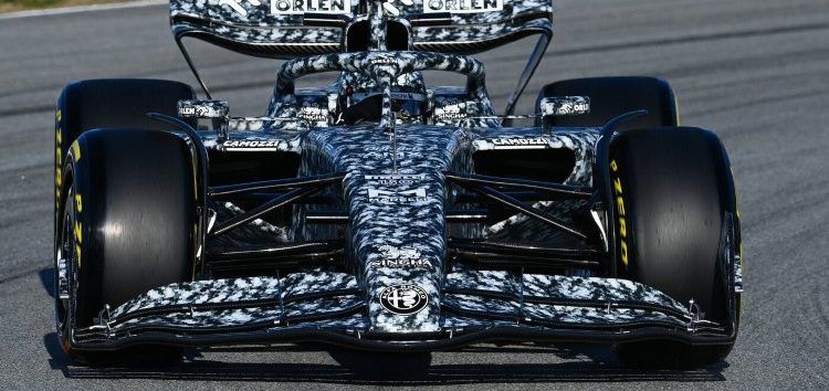 Debut complicado para el nuevo Alfa Romeo en los test de Barcelona