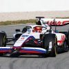 ¡Al descubierto! El Haas VF-22 sorprende a todos rodando en Barcelona
