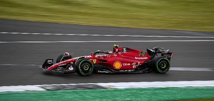 Ferrari le regala a Sainz el F1-75 con el que consiguió su primera victoria en F1