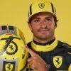 Leclerc y Sainz presentan cascos especiales para celebrar el 75º aniversario de Ferrari