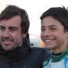 Fernando Alonso apadrina y gestionará la carrera de un joven piloto español