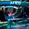 Lance Stroll se rompió la muñeca y días después aspira a pilotar el AMR23