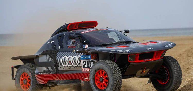 Primeros problemas importantes para Carlos Sainz en el Dakar 2023