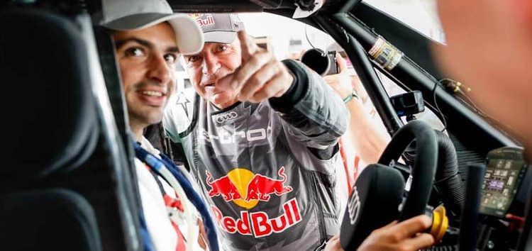 Sainz, orgulloso de ver a su padre líder del Dakar: «Estamos muy orgullosos de ti»