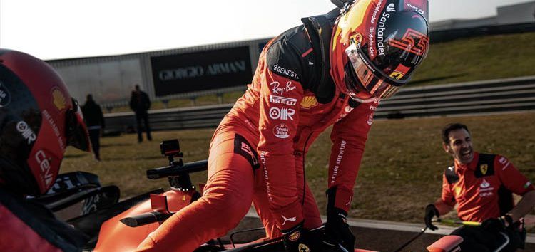 Al detalle el nuevo casco de Carlos Sainz para la temporada 2023