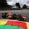 Enzo Fittipaldi comanda la carrera sprint de Fórmula 2 en Spa-Francorchamps