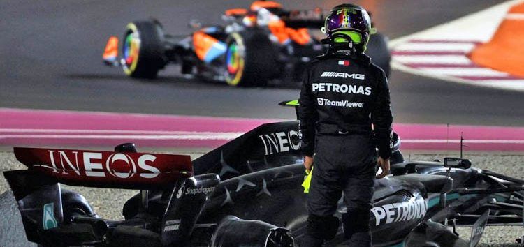 Hamilton asume la culpa en su accidente con Russell en la salida de Qatar