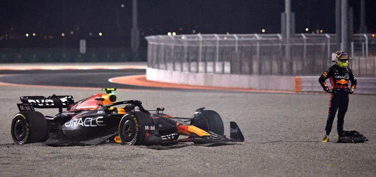 Sergio Pérez, desesperado ante su mala fortuna este fin de semana en Qatar