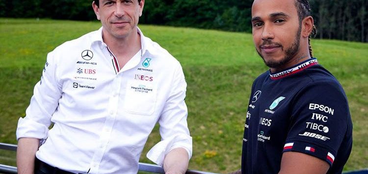 ¿Cuándo le anunció Lewis Hamilton a Mercedes su marcha del equipo?