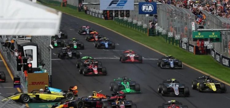 Roman Stanek hereda la victoria en la sprint de Fórmula 2 en Melbourne. Abandono para Pepe Martí