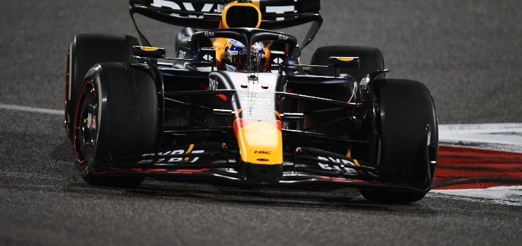 Nueva temporada, mismo dominio: Max Verstappen gana cómodamente y Carlos Sainz logra un podio brillante