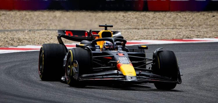 Verstappen aprovecha su poca degradación para ganar la sprint de China