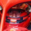 Carlos Sainz presenta un casco especial para el Gran Premio de España