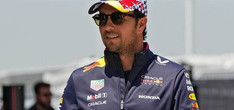 Red Bull ya no descarta la renovación de Sergio Pérez para 2025