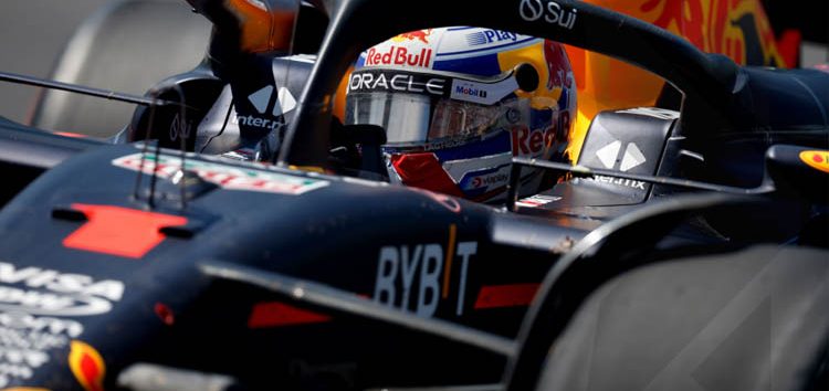 Problemas de motor dificultaron el viernes notablemente a Max Verstappen