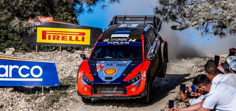 Rally de Cerdeña 2024: Tänak le gana el rally a Ogier por dos décimas