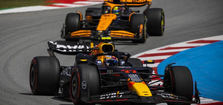 McLaren quiere aprovechar el poco ritmo de Sergio Pérez para acercarse a Red Bull en el campeonato