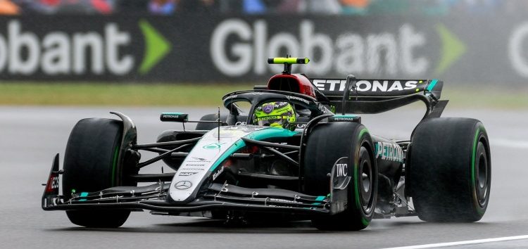 Lewis Hamilton aprovecha el caos meteorológico y se reencuentra con la victoria en Silverstone