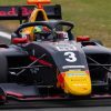 Arvid Lindblad comanda la pospuesta cita sprint de Fórmula 3 en Silverstone. Mari Boya, sin puntos