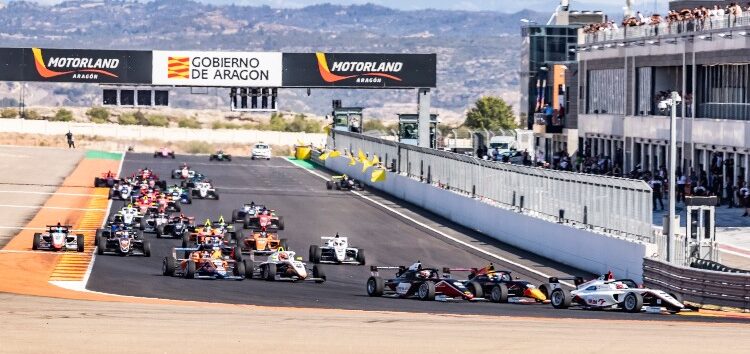 La Fórmula 4 arranca su fin de semana en Motorland con victoria de Maciej Gladysz