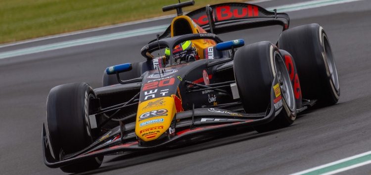 Isack Hadjar aprovecha una sanción para ganar la principal de Fórmula 2 en Silverstone. Pepe Martí, 10º