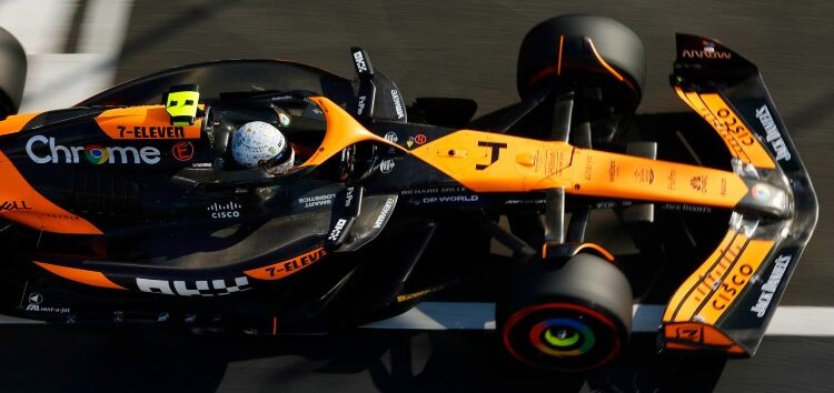 Norris derrota a Verstappen en su casa y se lleva la pole. Alonso es 7º y Sainz 11º