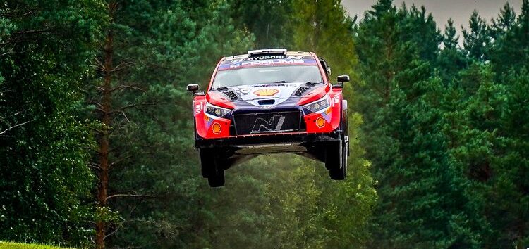 Rally de Finlandia 2024: Esapekka Lappi supera a Kalle Rovanperä y lidera el shakedown
