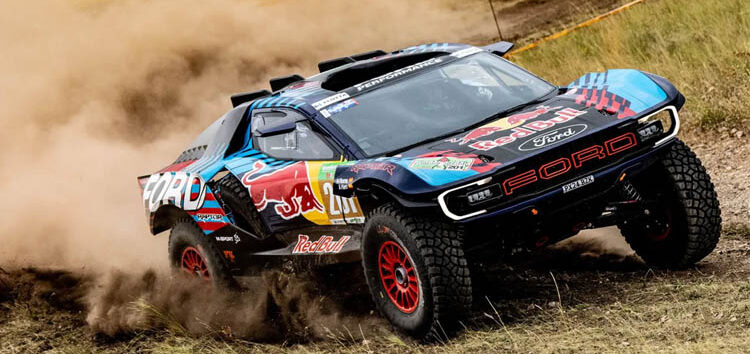 El Ford Raptor T1+ de Carlos Sainz ya gana con Nani Roma