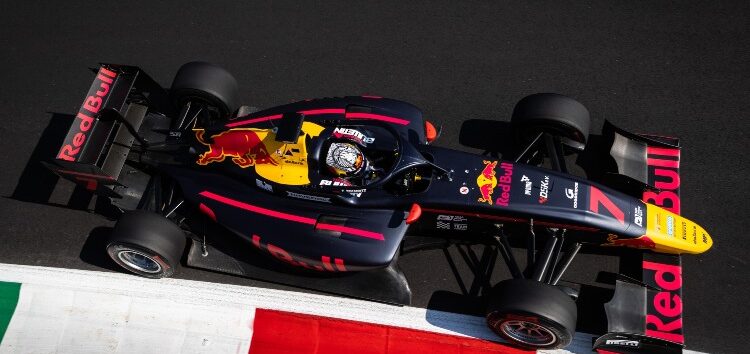 Tim Tramnitz gana la sprint de Fórmula 3 en Monza; El título se decidirá mañana