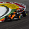 Lando Norris consigue la pole en la noche de Singapur; Ferrari firma un desastre
