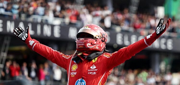 Carlos Sainz saca pecho de su reciente victoria en el Gran Premio de México