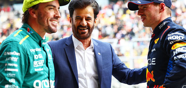 Fernando Alonso critica la actitud de Max Verstappen con la FIA