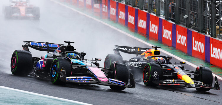 Verstappen saca los galones de campeón, gana en Interlagos y se acerca al título