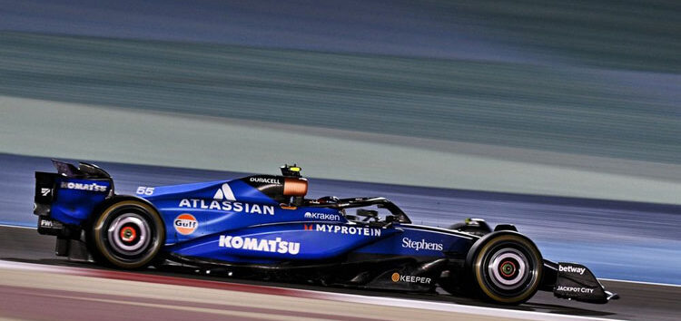 Carlos Sainz lidera la segunda jornada de test en Bahréin con la lluvia de nuevo como protagonista