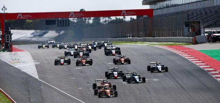 Valerio Rinicella y Mattia Colnaghi brillan en la segunda ronda del Eurocup-3 Spanish Winter Championship